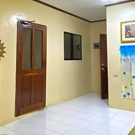 Hibiscus Dive Inn